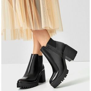 ✨TRACK SOLE HEELED ANKLE BOOTIES ✨